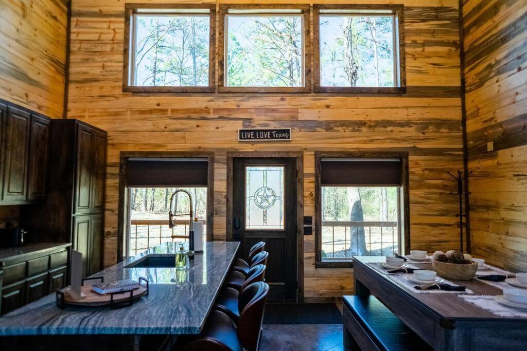 The Big Tex Luxury Cabin Is Epic Broken Bow Ngoại thất bức ảnh