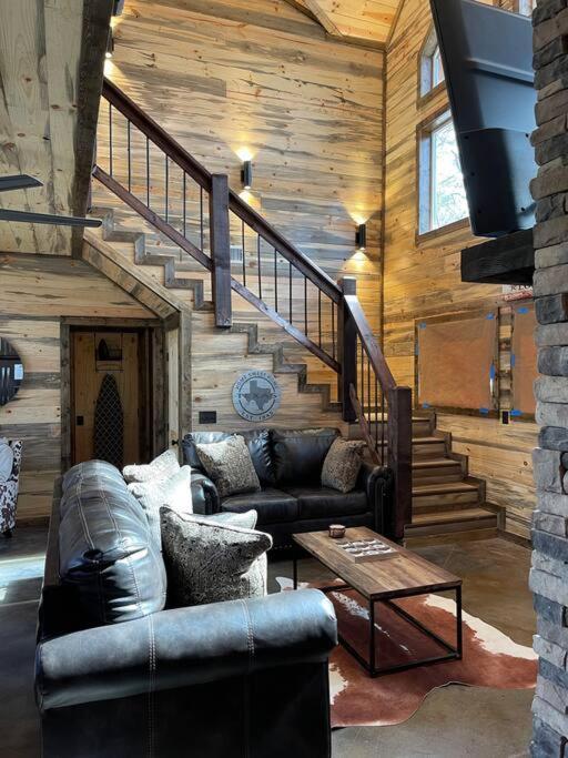 The Big Tex Luxury Cabin Is Epic Broken Bow Ngoại thất bức ảnh