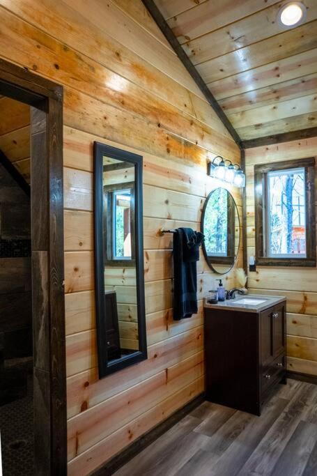 The Big Tex Luxury Cabin Is Epic Broken Bow Ngoại thất bức ảnh