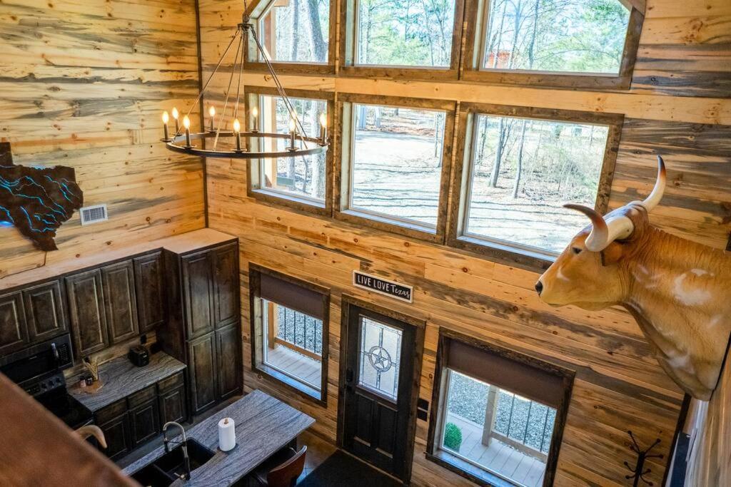 The Big Tex Luxury Cabin Is Epic Broken Bow Ngoại thất bức ảnh