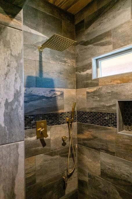 The Big Tex Luxury Cabin Is Epic Broken Bow Ngoại thất bức ảnh