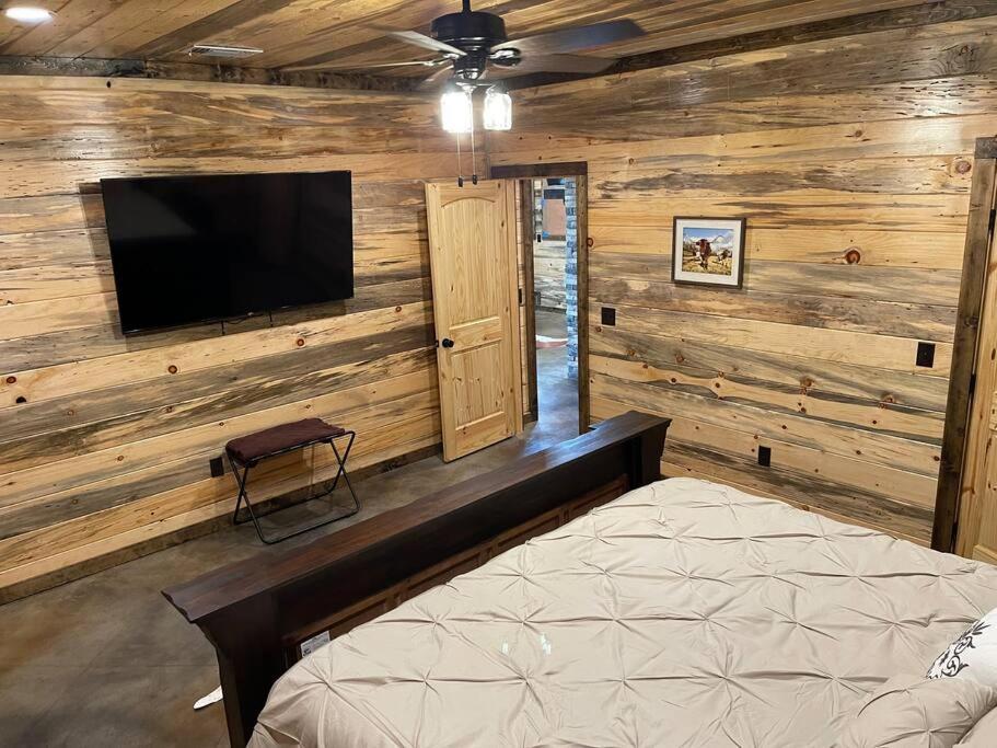 The Big Tex Luxury Cabin Is Epic Broken Bow Ngoại thất bức ảnh