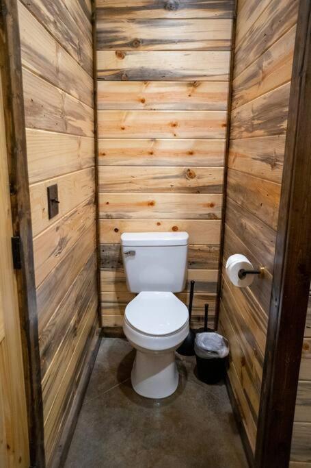 The Big Tex Luxury Cabin Is Epic Broken Bow Ngoại thất bức ảnh