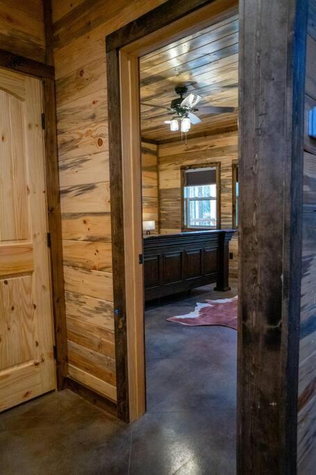 The Big Tex Luxury Cabin Is Epic Broken Bow Ngoại thất bức ảnh